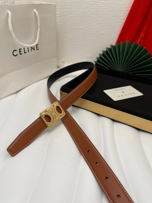 45BIZ3APC (5) CELINE MEDIUM 25MM REVERSIBLE FRAMED TRIOMPHE BELT IN TAURILLON AND NATURAL CALFSKIN
