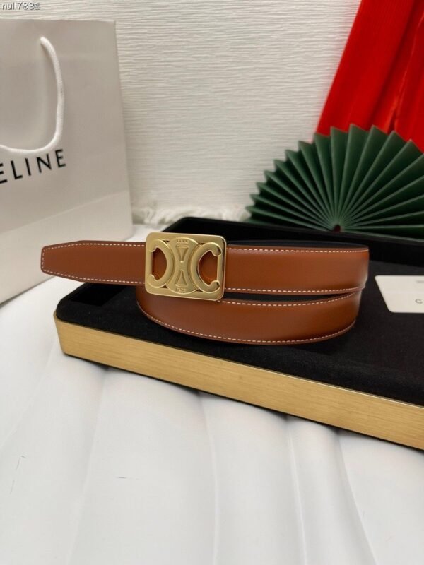 45BIZ3APC (6) CELINE MEDIUM 25MM REVERSIBLE FRAMED TRIOMPHE BELT IN TAURILLON AND NATURAL CALFSKIN