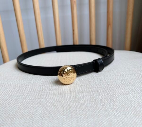 LOEWE Pebble belt made of smooth cowhide leather