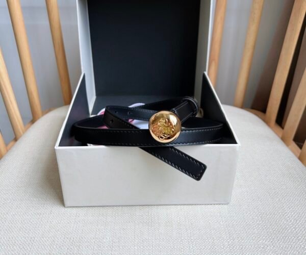 LOEWE Pebble belt made of smooth cowhide leather