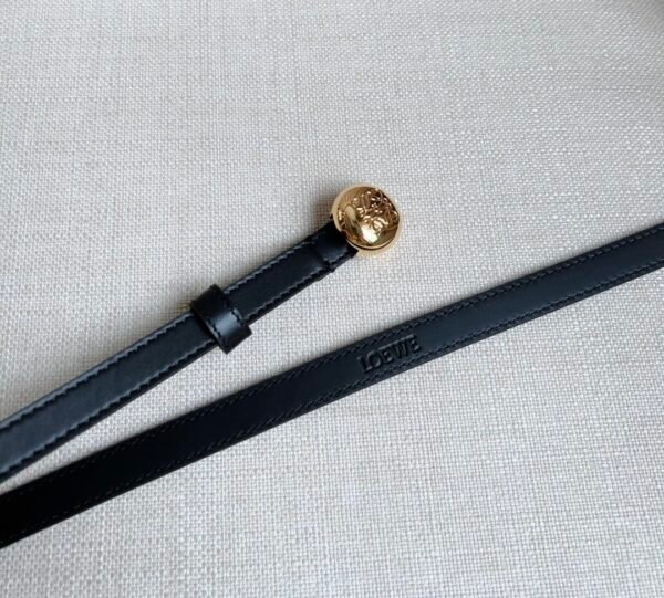 LOEWE Pebble belt made of smooth cowhide leather