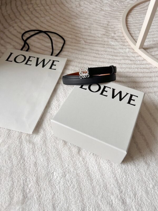 E821Z15X02 (2) LOEWE Pebble-patterned cowhide Anagram belt