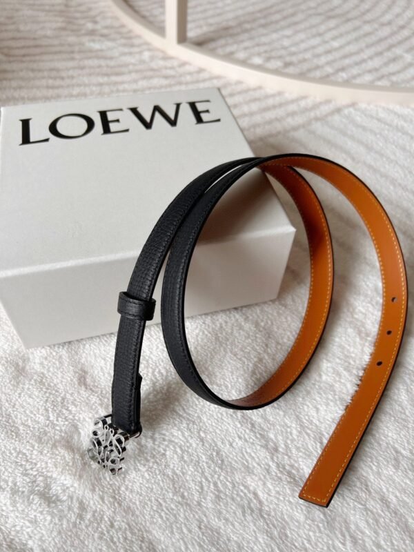 E821Z15X02 (3) LOEWE Pebble-patterned cowhide Anagram belt