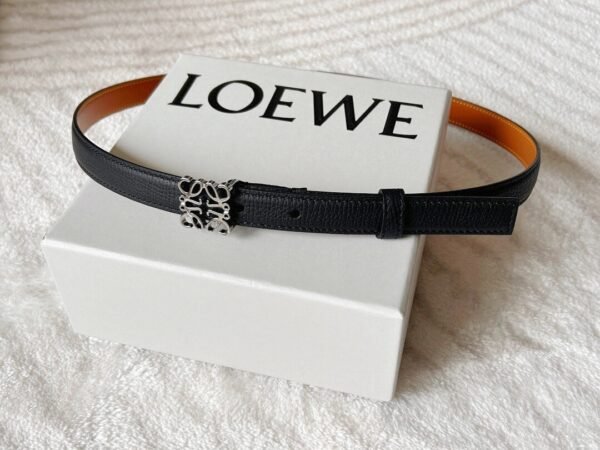 E821Z15X02 (5) LOEWE Pebble-patterned cowhide Anagram belt