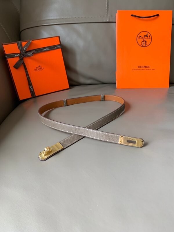 H069853CC18 (2) HERMES Kelly 18 belt