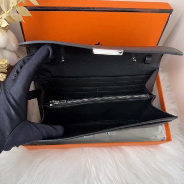 H085822CKAA085 (2) HERMÈS Constance To Go wallet silver