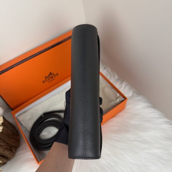 H085822CKAA085 (6) HERMÈS Constance To Go wallet silver