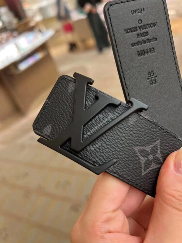 M0449 (4) LVSpring/Summer 23 Men's Belt Ceinture noir mat LV Initiales 40 mm M0449