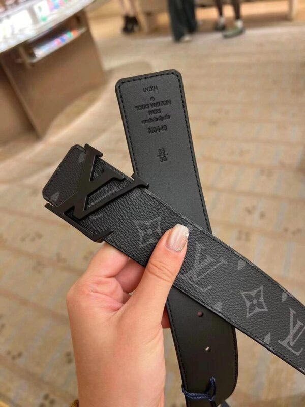 M0449 (5) LVSpring/Summer 23 Men's Belt Ceinture noir mat LV Initiales 40 mm M0449
