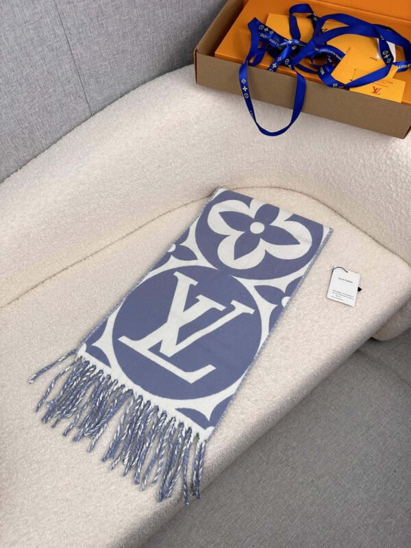 M79214 (3) LV Flight Mode LV Medallion Jacquard Pattern Scarf, Blue M79214