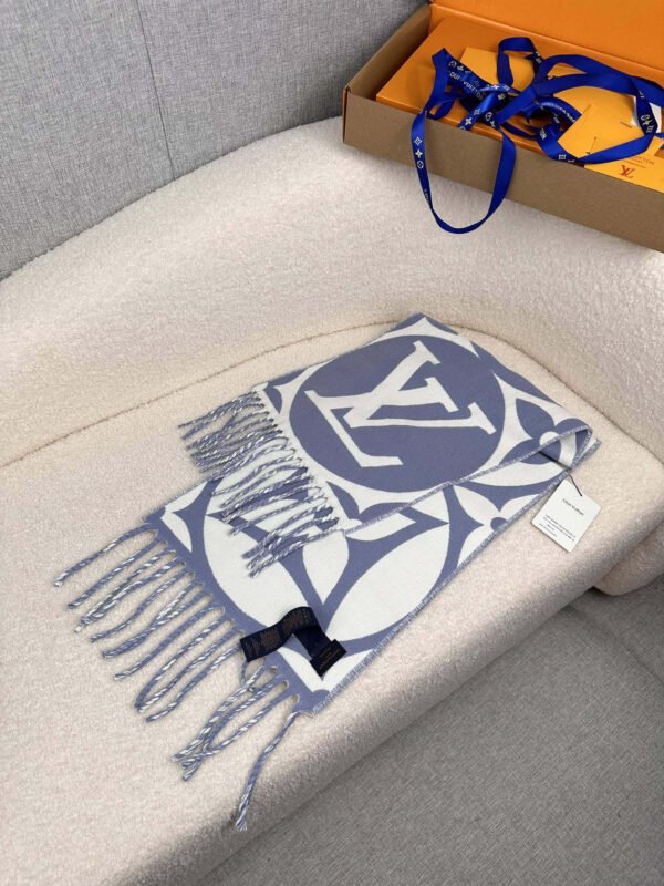 M79214 (4) LV Flight Mode LV Medallion Jacquard Pattern Scarf, Blue M79214