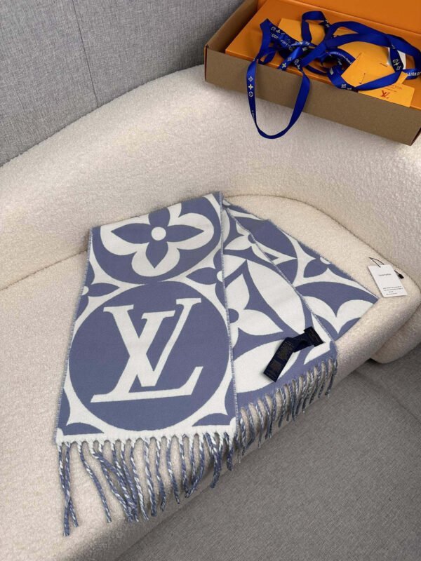 M79214 (5) LV Flight Mode LV Medallion Jacquard Pattern Scarf, Blue M79214