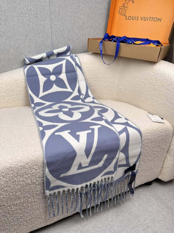 M79214 (6) LV Flight Mode LV Medallion Jacquard Pattern Scarf, Blue M79214