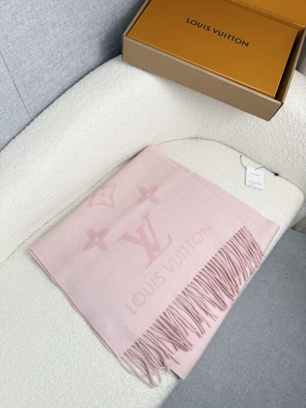 M96287 (3) LOUIS VUITTON REYKJAVIK scarf