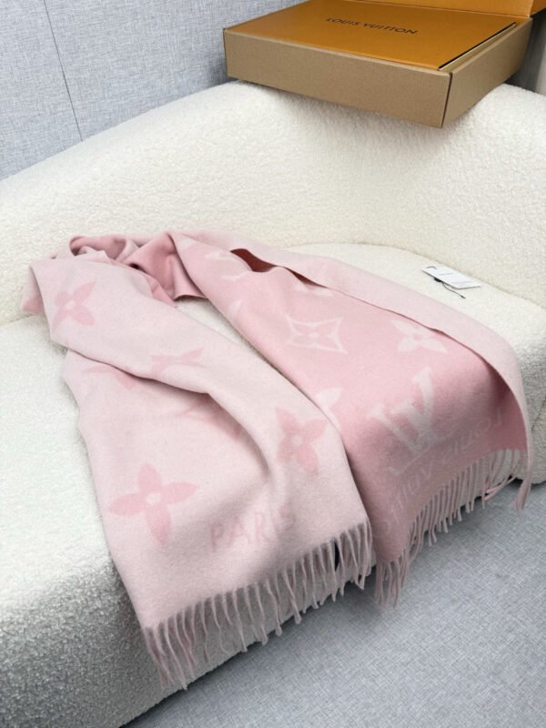 M96287 (7) LOUIS VUITTON REYKJAVIK scarf