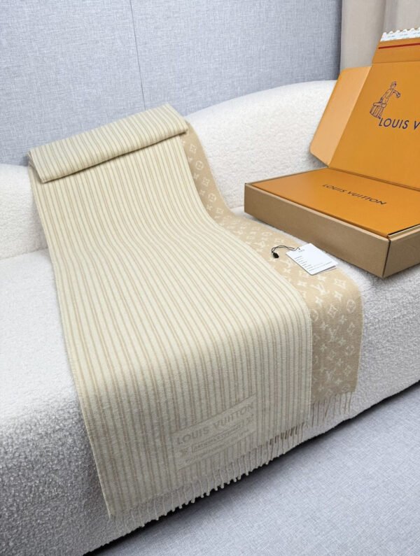 LOUIS VUITTON MY NEVERFULL scarf