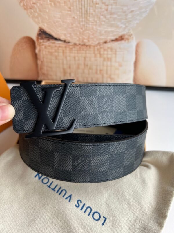 LOUIS VUITTON MEN'S INITIAL BELT 40 MM M9808S