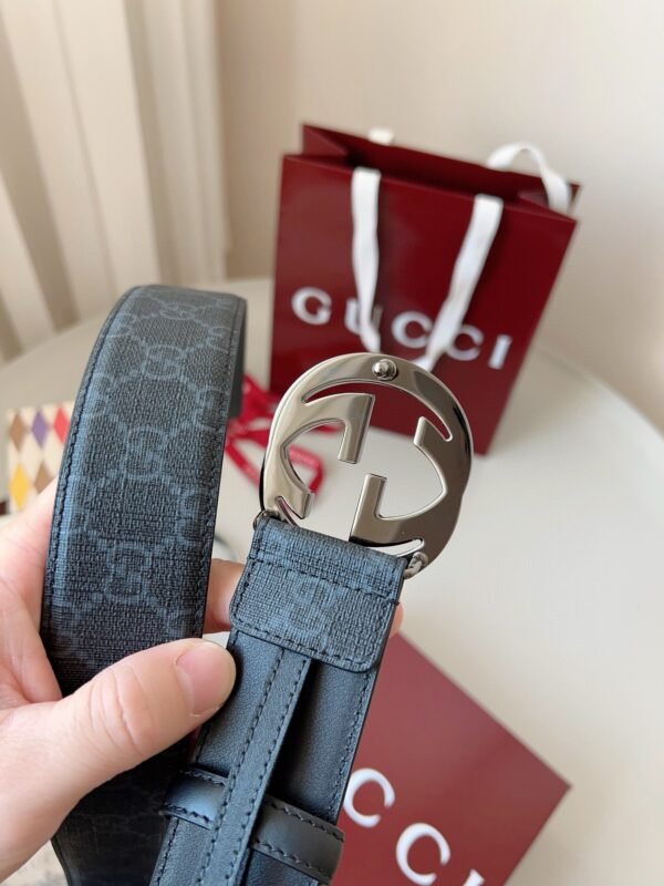 GUCCI Belt with Interlocking G buckle