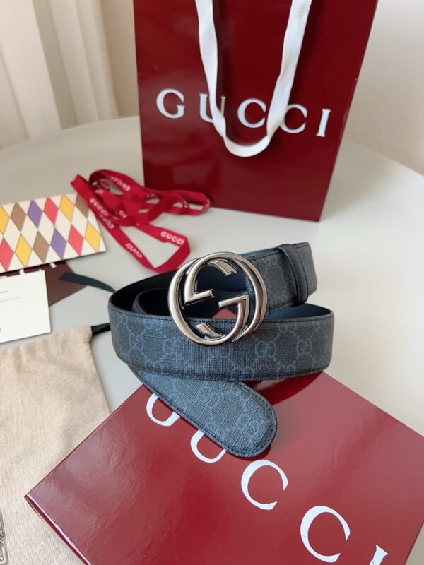 GUCCI Belt with Interlocking G buckle