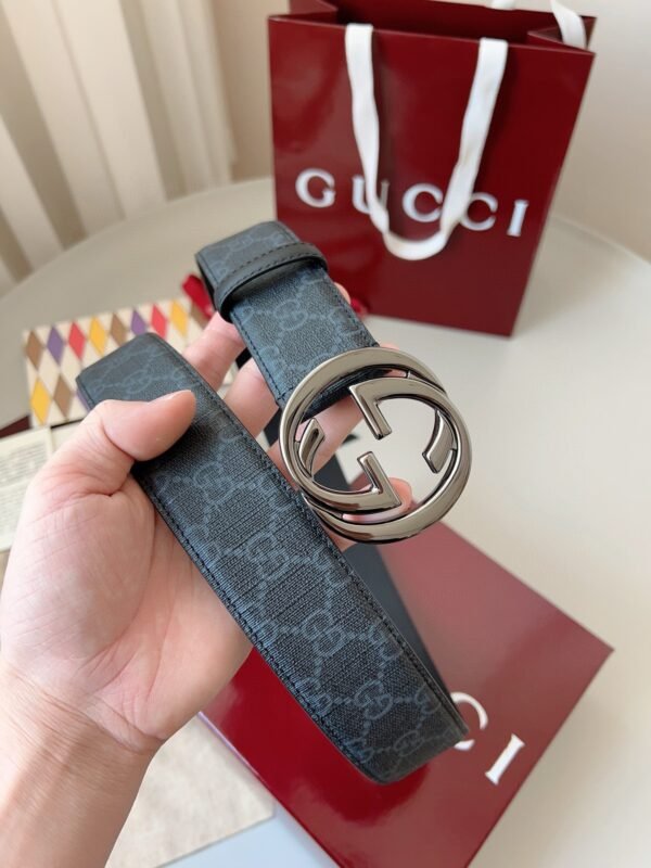 GUCCI Belt with Interlocking G buckle