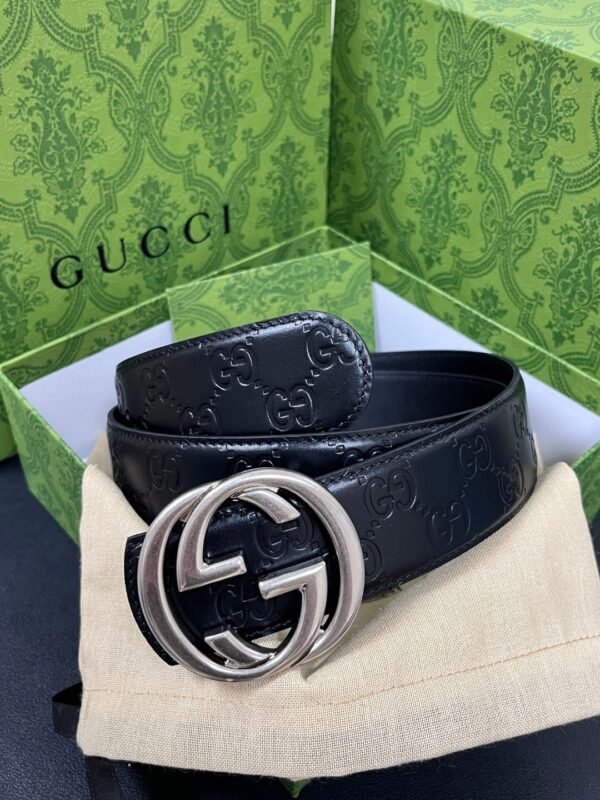 GUCCI Reversible belt with Interlocking G buckle