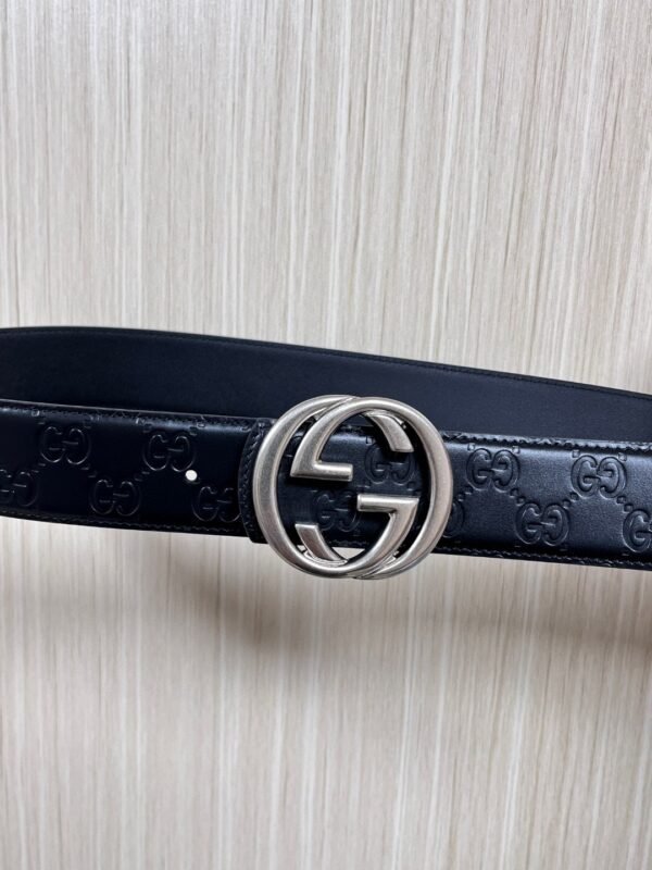 GUCCI Reversible belt with Interlocking G buckle