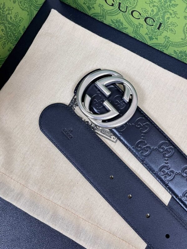 GUCCI Reversible belt with Interlocking G buckle