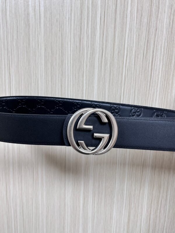 GUCCI Reversible belt with Interlocking G buckle