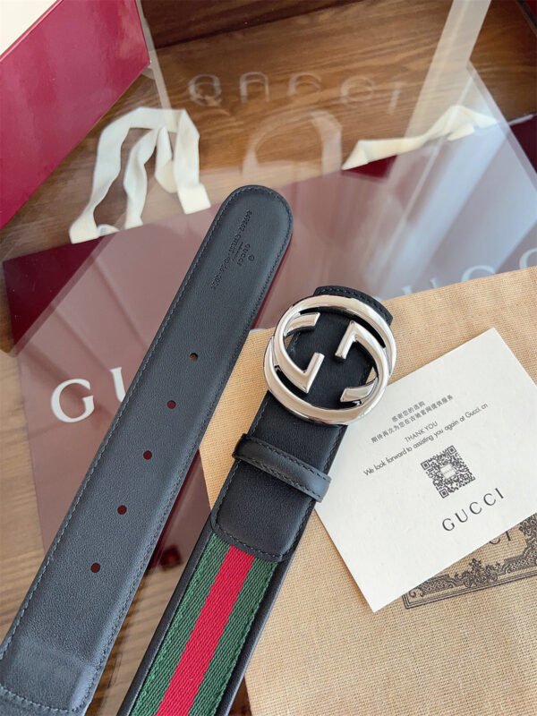 GUCCI Reversible belt with Interlocking G buckle