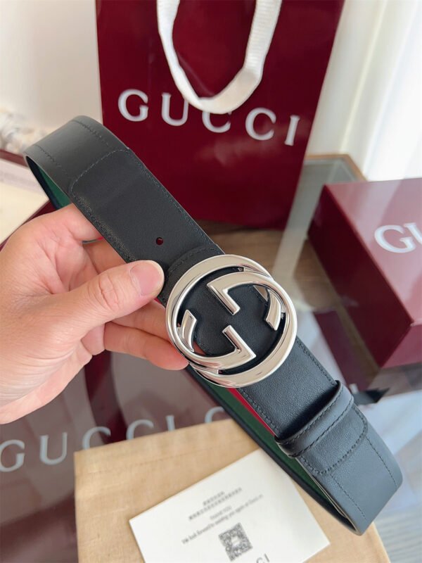 GUCCI Reversible belt with Interlocking G buckle