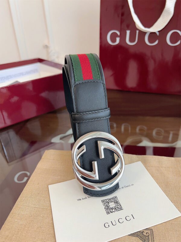 GUCCI Reversible belt with Interlocking G buckle