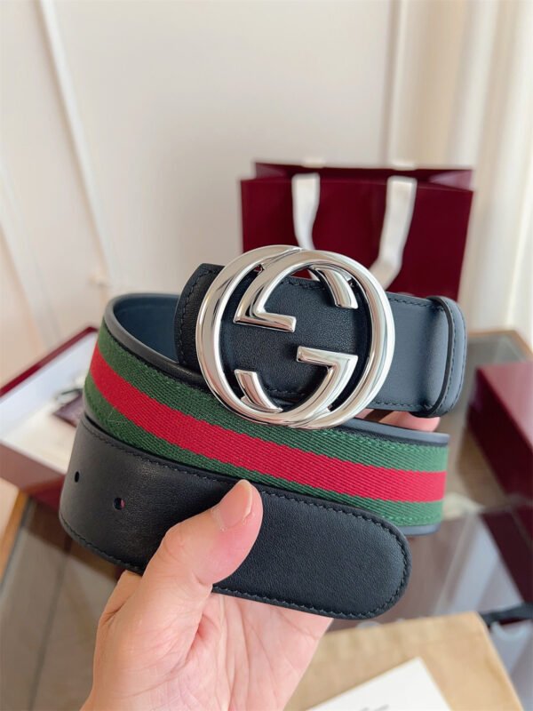 GUCCI Reversible belt with Interlocking G buckle