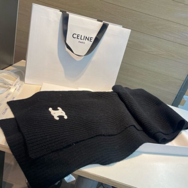 2AZ0A384D38NO (5) CELINE TRIOMPHE Seamless Scarf