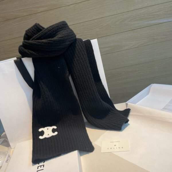 2AZ0A384D38NO (7) CELINE TRIOMPHE Seamless Scarf