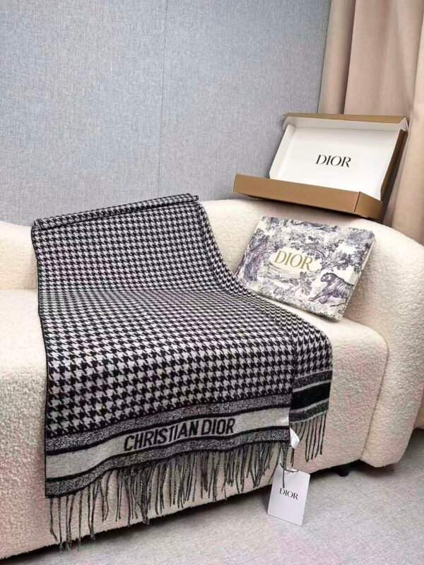 DIOR 30 Montaigne Scarf