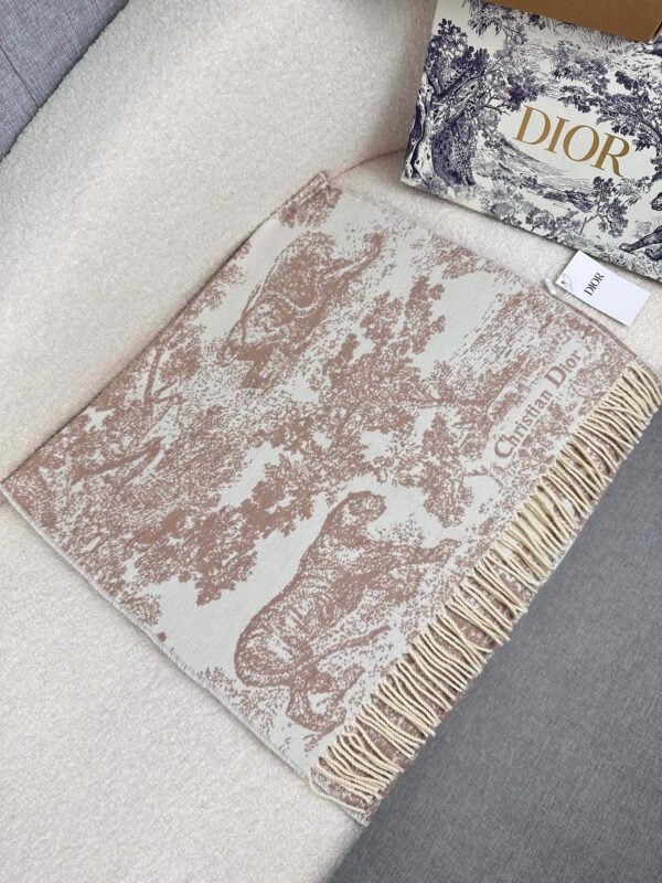 41JOU215I159_C420 (5) Dior printed scarf