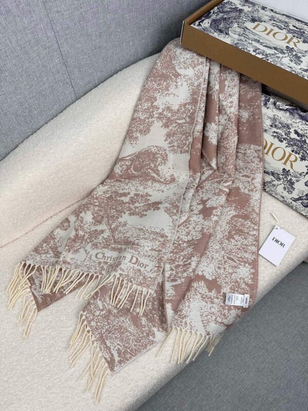 41JOU215I159_C420 (8) Dior printed scarf