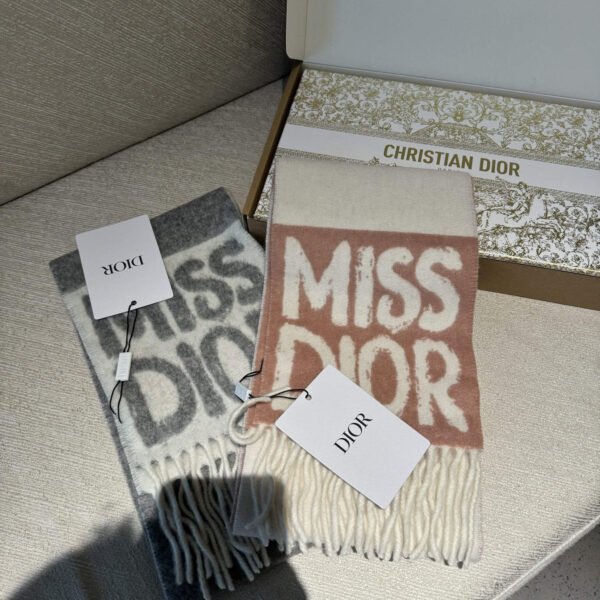 51MID204I016_C030 (8) Dior Cashmere Knit Scarves