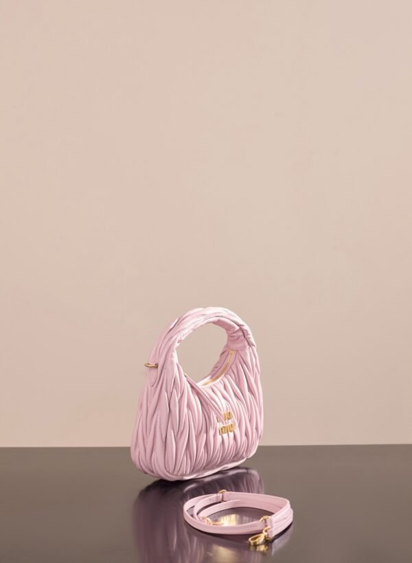 5BC125_AB7O_F0924_V_OOY (7) Wander matelassé suede bag 5BC125_AB7O_F0924_V_OOY