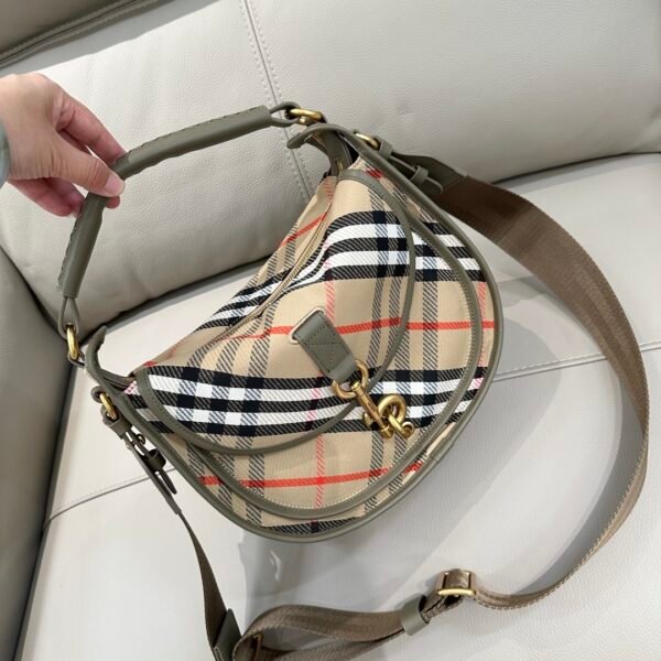BURBERRY Small B-shaped buckle messenger bag