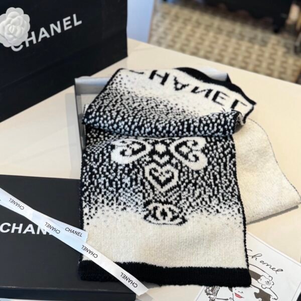 AAB243-B21443-U2684 (4) COCO NEIGE 2025/26 COLLECTION SCARF