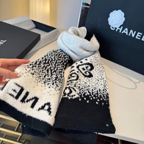 AAB243-B21443-U2684 (8) COCO NEIGE 2025/26 COLLECTION SCARF