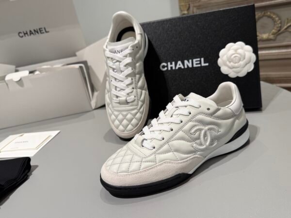G45839-B21630-U3090 (12) 2025/26 Autumn/Winter Collection of Sneakers