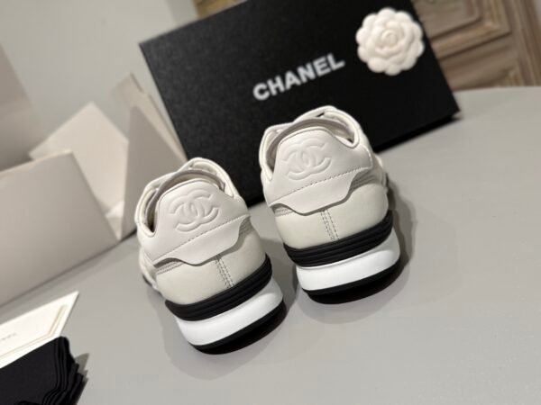 G45839-B21630-U3090 (15) 2025/26 Autumn/Winter Collection of Sneakers