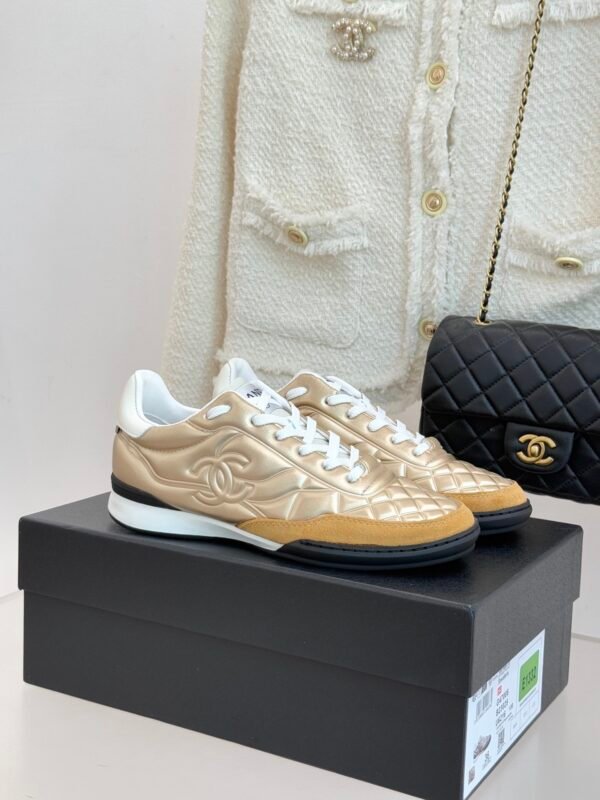 G47008-B23025-U6217 (2) CHANEL 2025/26 Early Spring Resort Collection - Sneakers