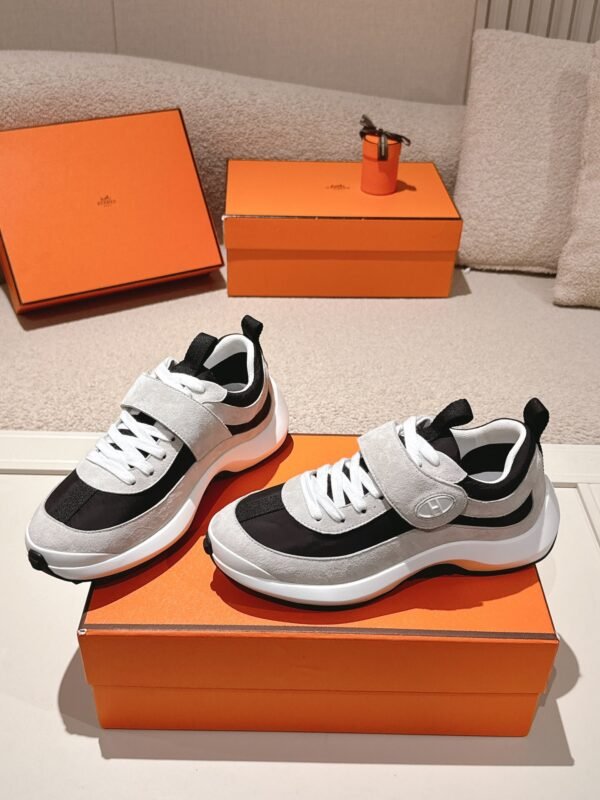 H252853ZH01400 (2) HERMES Loop sneakers