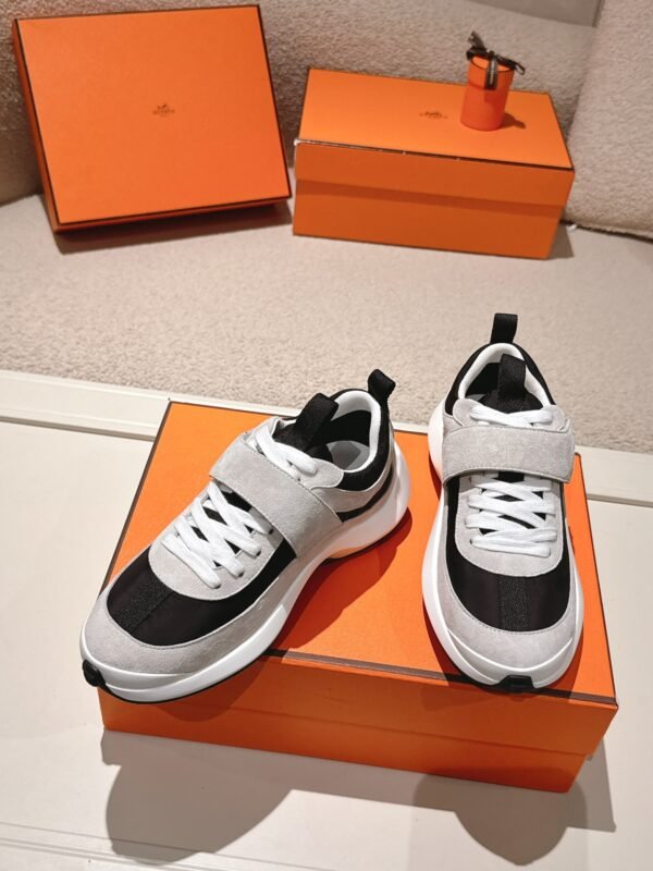 H252853ZH01400 (4) HERMES Loop sneakers