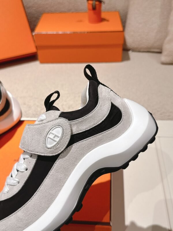 H252853ZH01400 (8) HERMES Loop sneakers