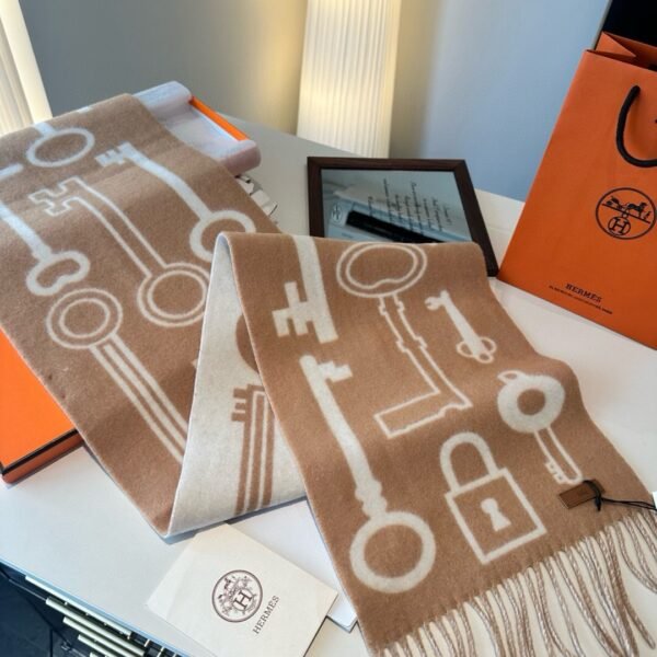 HERMES Casaque Porte-Clefs scarf
