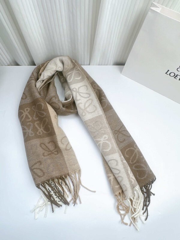 LOEWE Scarf in wool and cashmere